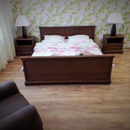 Guest House On Ivana Franka Novyye Petrovtsy Dış mekan fotoğraf