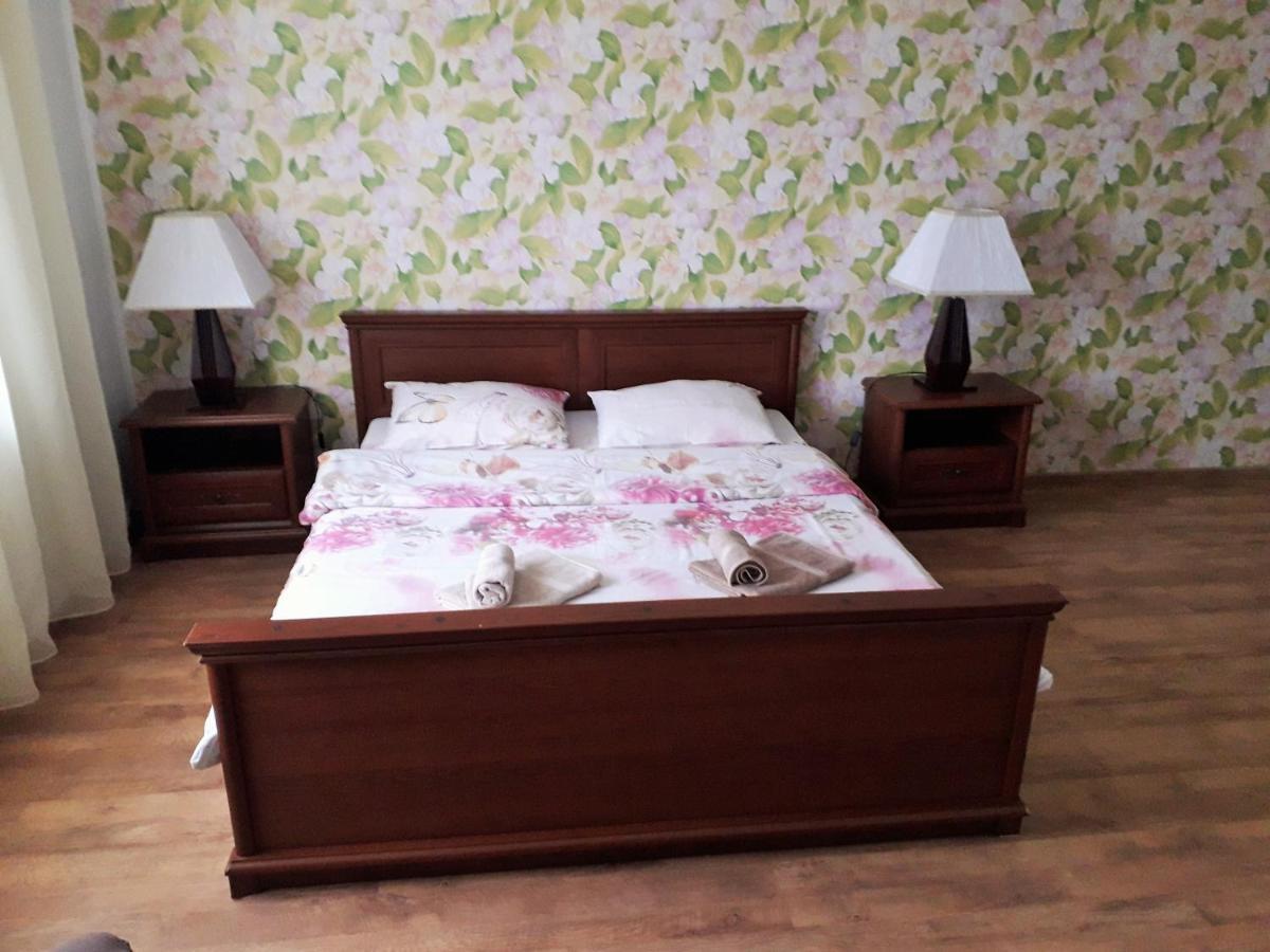 Guest House On Ivana Franka Novyye Petrovtsy Dış mekan fotoğraf